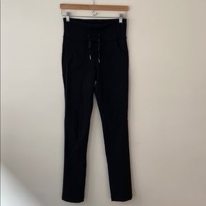 Lululemon Size 6 black pants